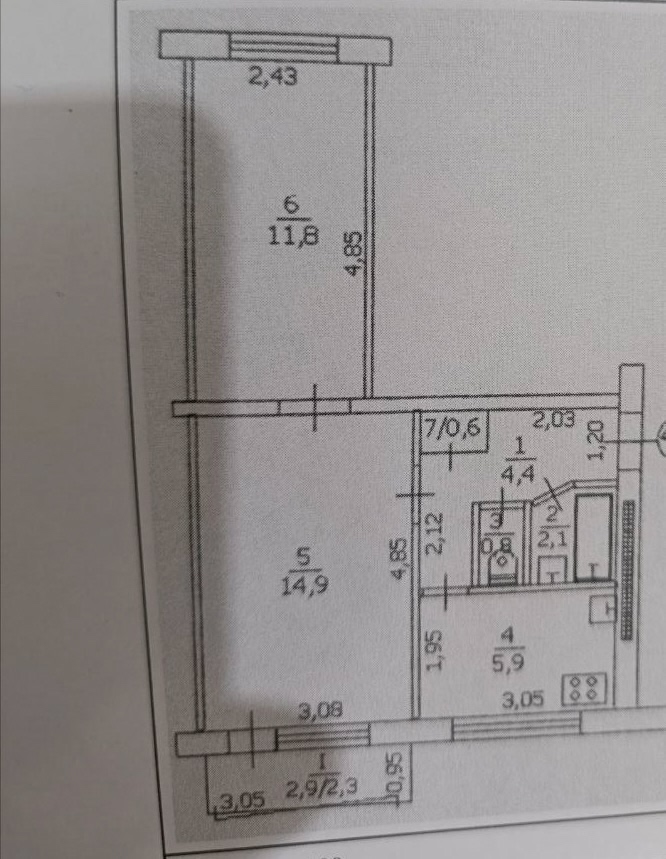 🏬2 комнатная, 40м², 5/5эт., кв.Комарова (район с/м Каштан), Жовтневый р-н, г.Луганск ✅Автономное отопление❗️ ✔️ ✅Уютная и теплая квартира с современным ремонтом, не угловая. Крыша в хорошем состоянии. ✅Входная железная дверь. ✅Натяжные потолки, окна м/п (3 стекла), балкон застеклен. Кондиционер. С/у совмещен ...